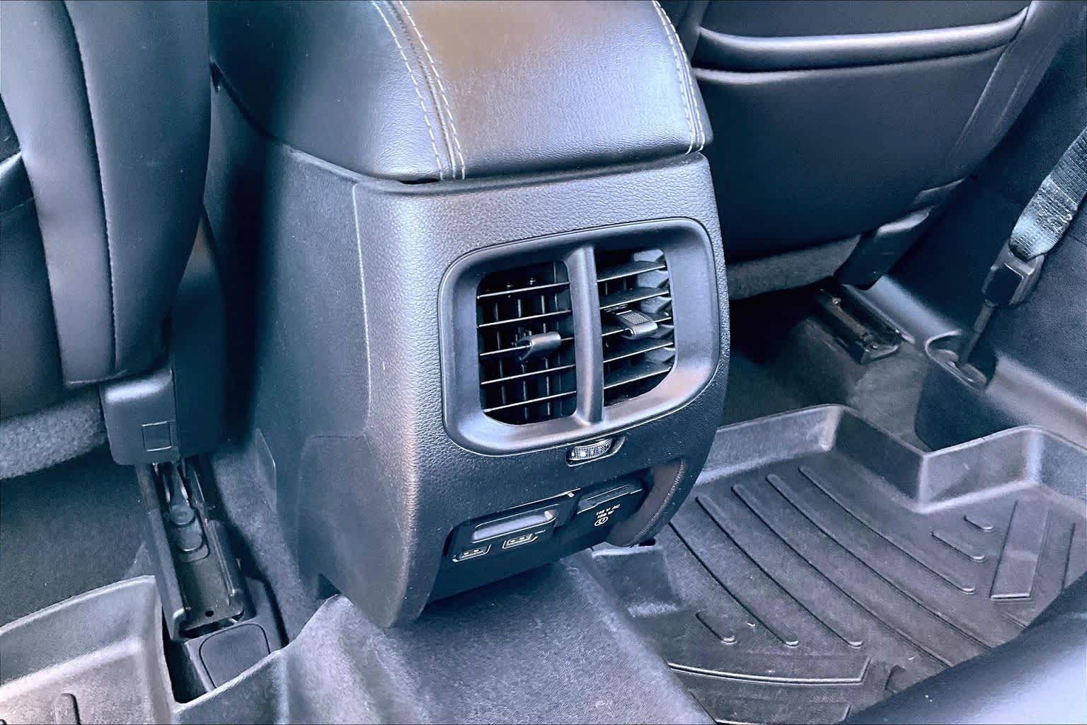 Thumbnail: 2019 Jeep Cherokee - 22