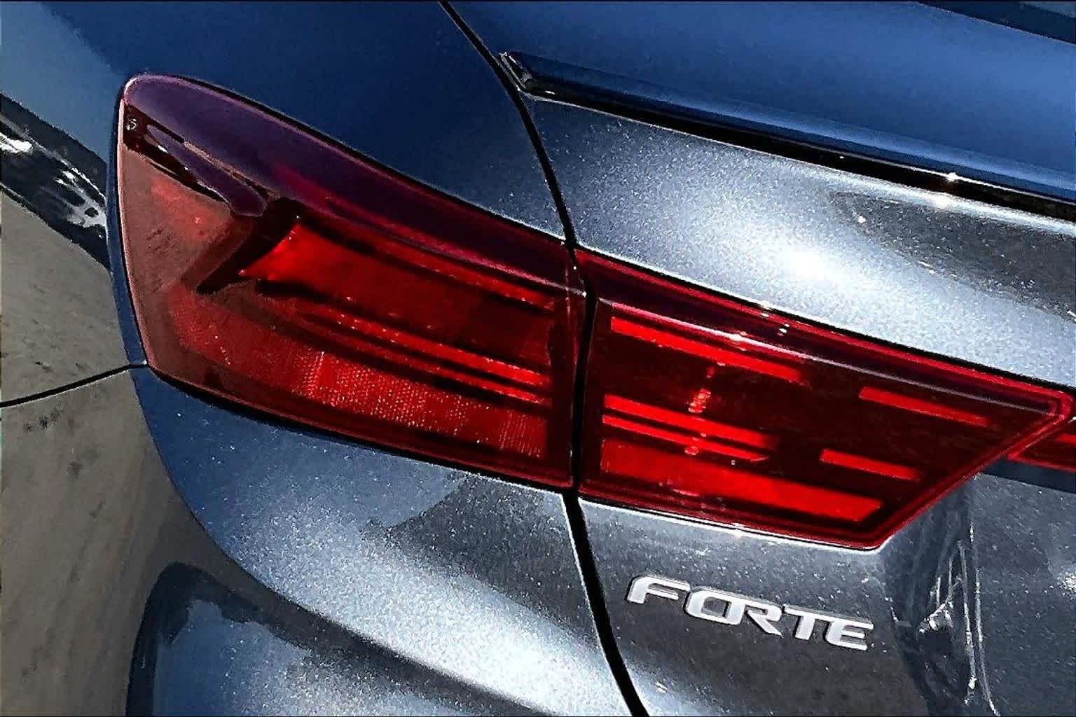 Thumbnail: 2022 Kia Forte - 26