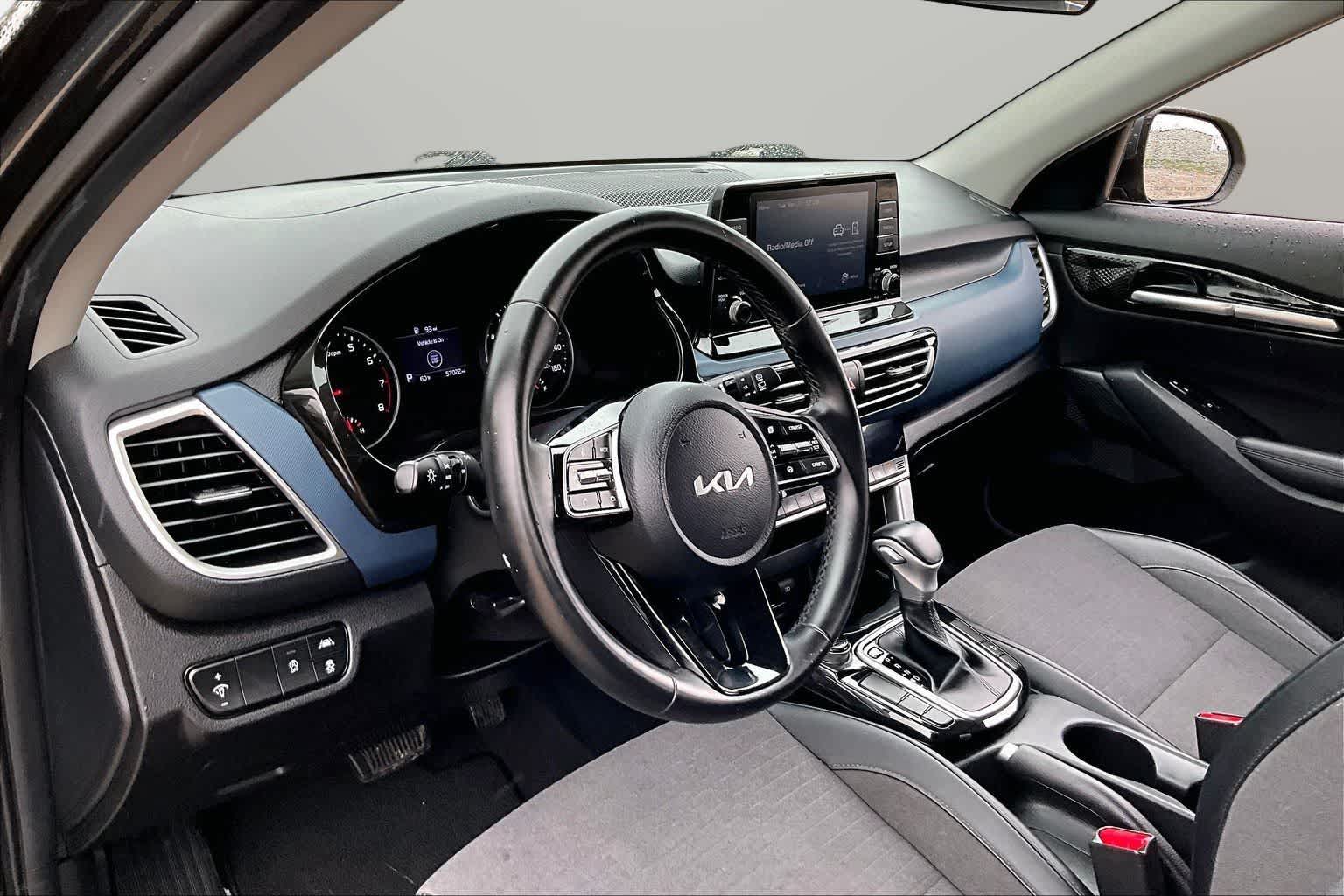 Thumbnail: 2023 Kia Seltos - 12