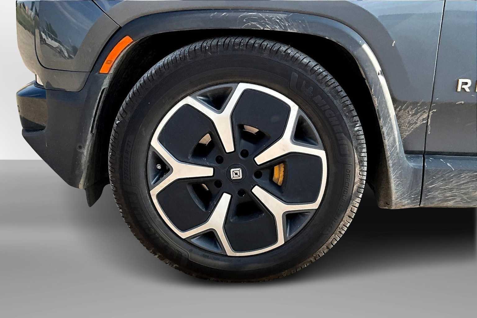 Thumbnail: 2022 Rivian R1T - 8