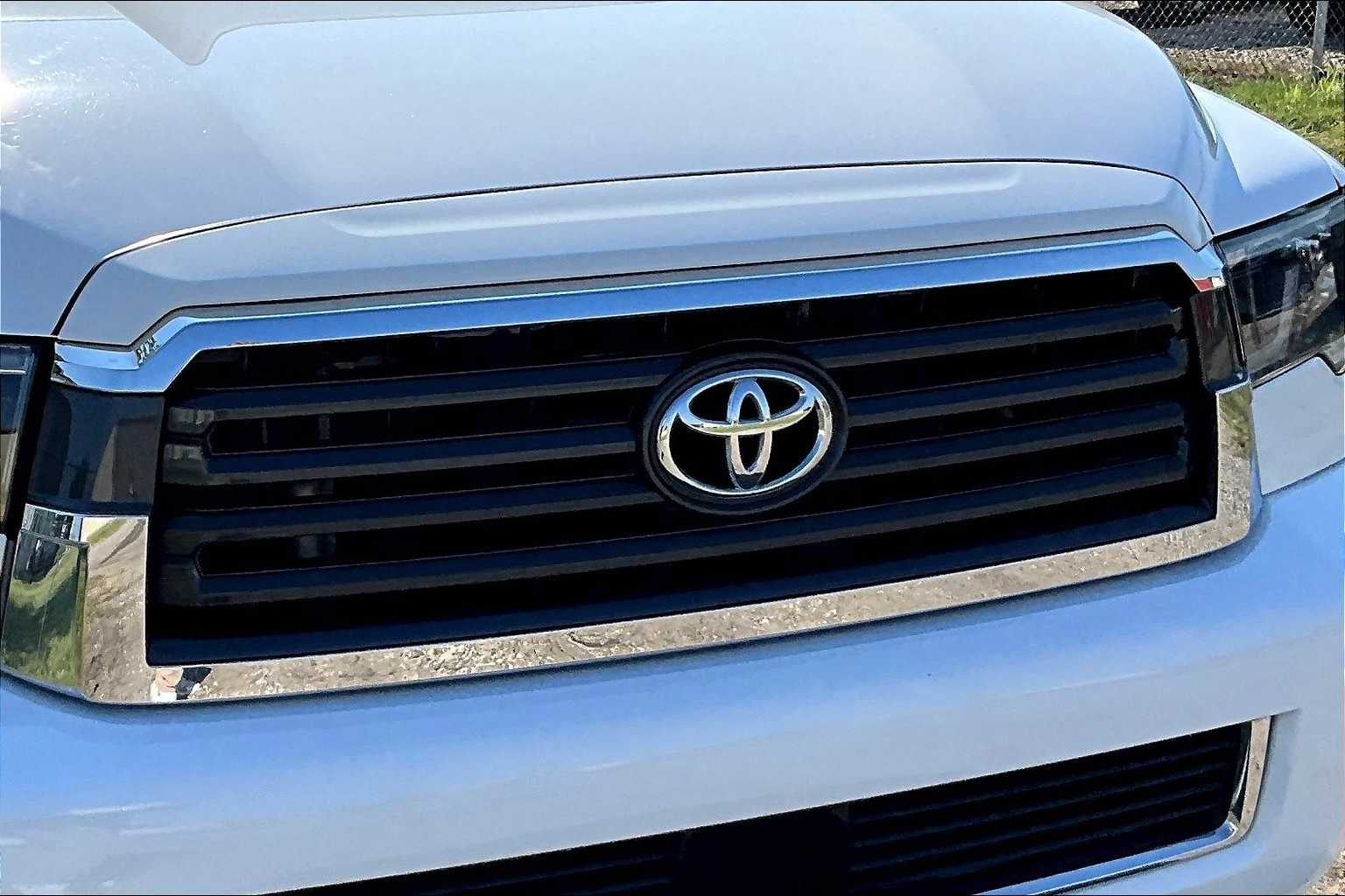 Thumbnail: 2020 Toyota Sequoia - 31