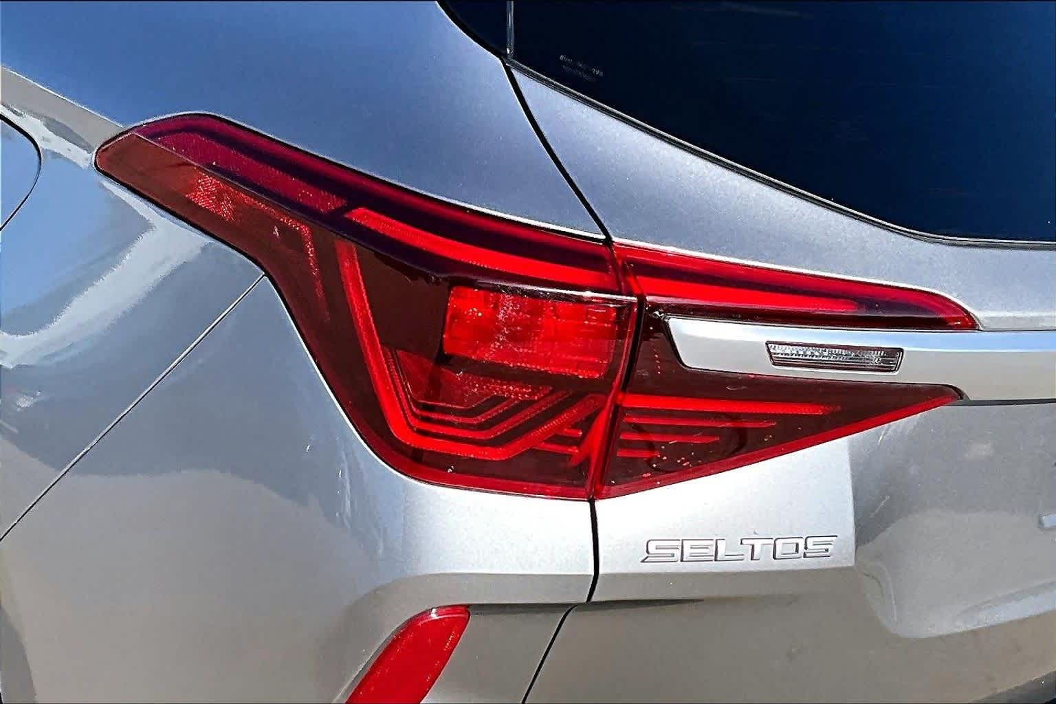 Thumbnail: 2023 Kia Seltos - 30