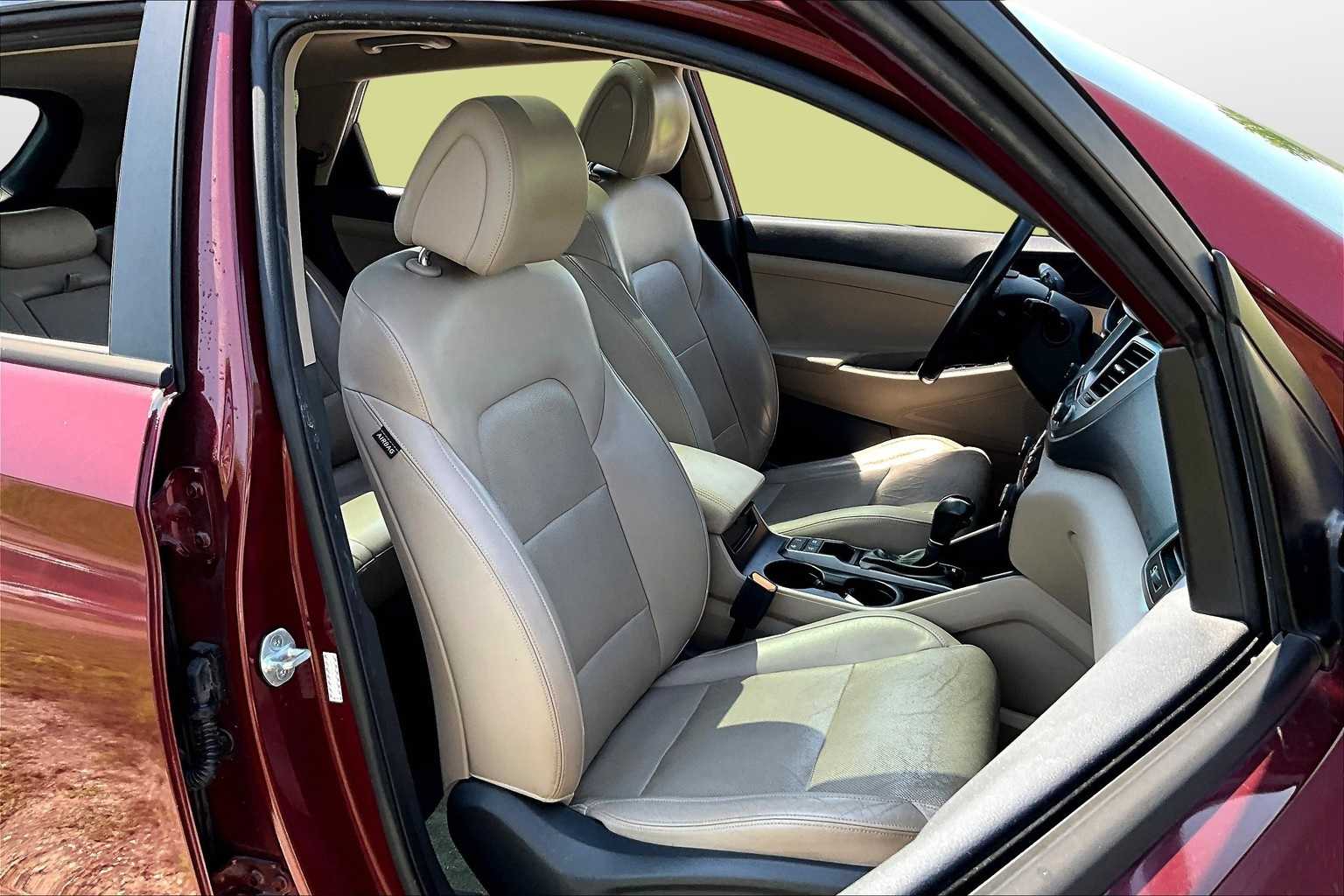 Thumbnail: 2016 Hyundai Tucson - 7