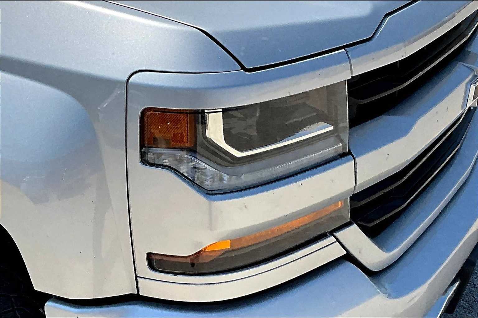 Thumbnail: 2017 Chevrolet Silverado 1500 - 30