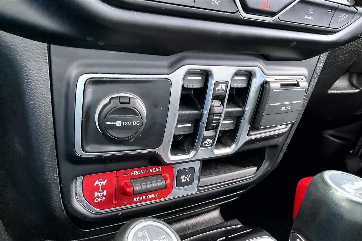 Thumbnail: 2021 Jeep Wrangler - 21