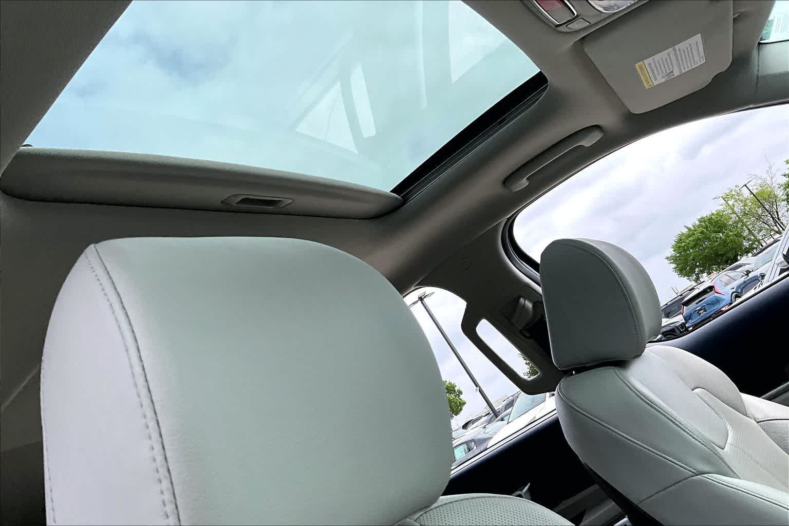 Thumbnail: 2023 Kia Telluride - 16