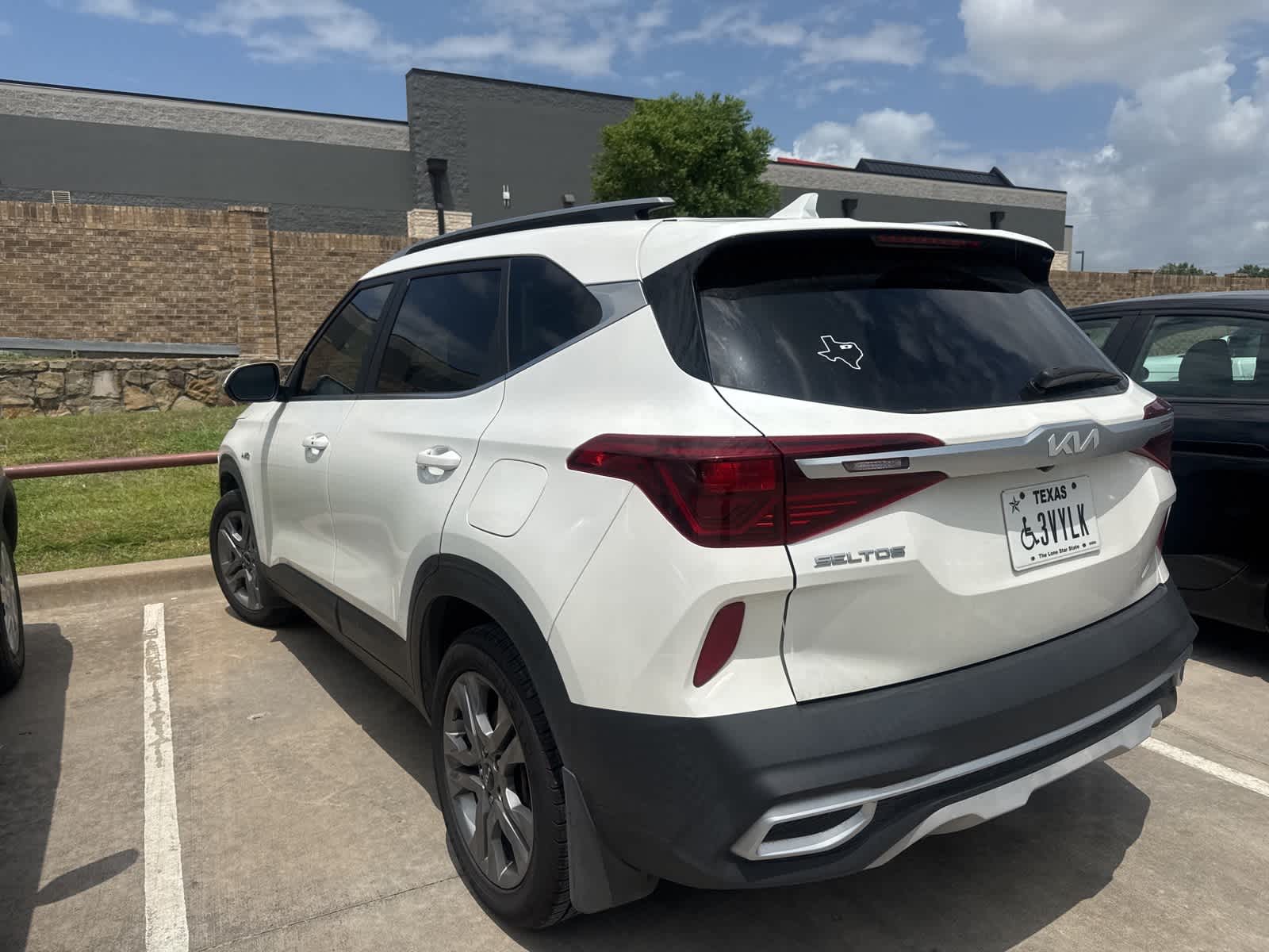 Thumbnail: 2022 Kia Seltos - 5