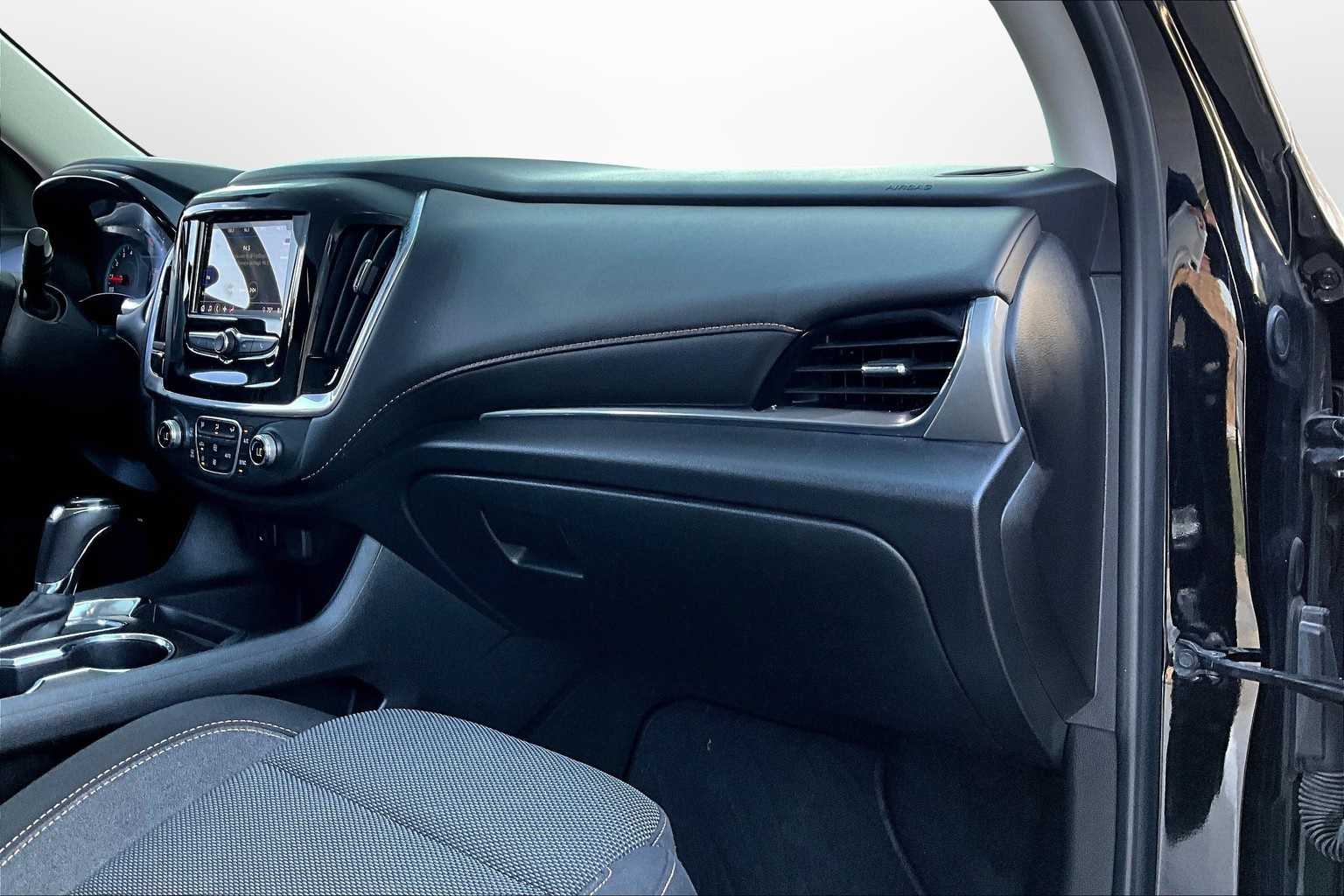 Thumbnail: 2020 Chevrolet Traverse - 15