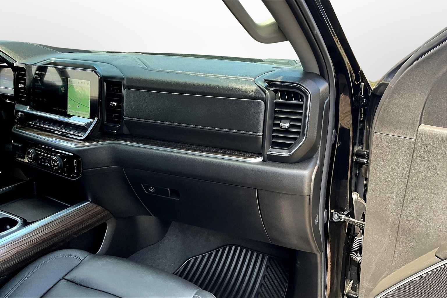 Thumbnail: 2025 Chevrolet Silverado 2500 - 15