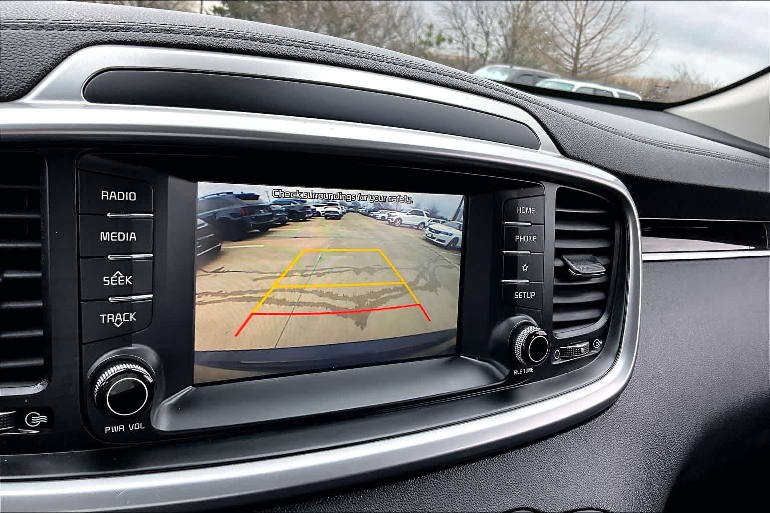 Thumbnail: 2020 Kia Sorento - 20