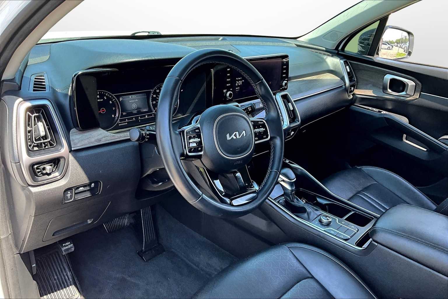 Thumbnail: 2023 Kia Sorento - 12