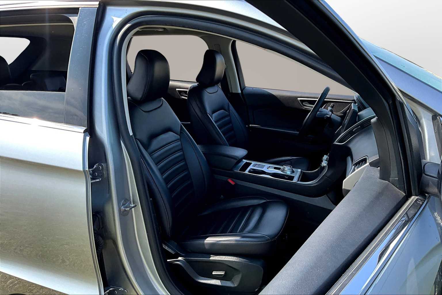Thumbnail: 2022 Ford Edge - 7
