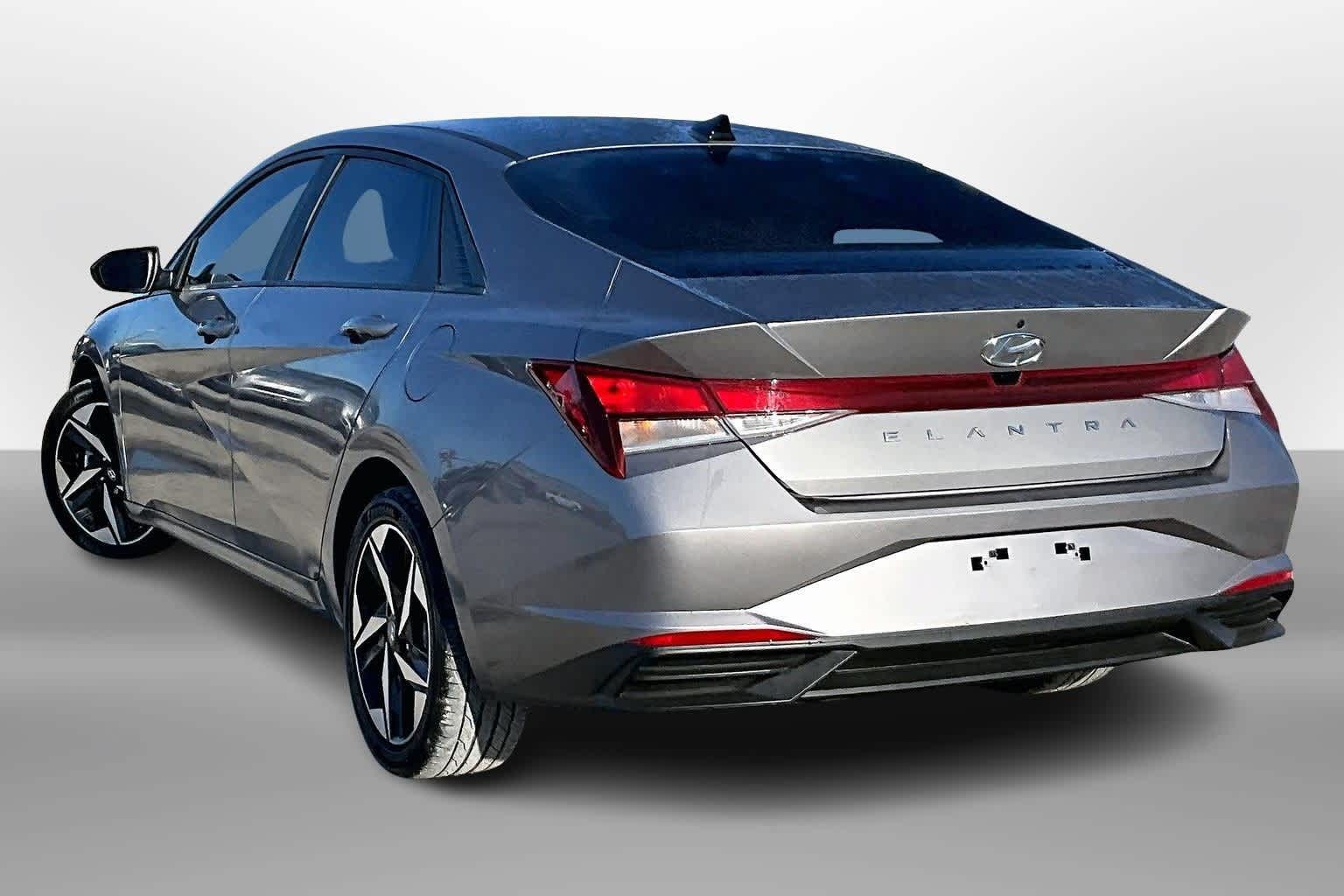 Thumbnail: 2023 Hyundai Elantra - 11