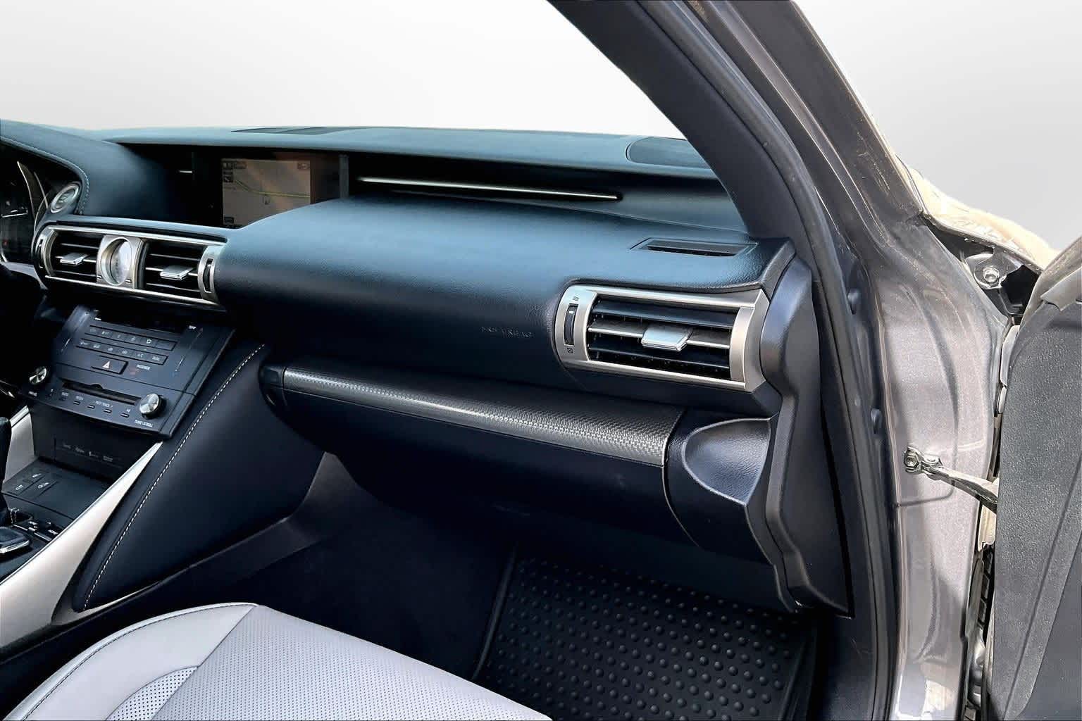 Thumbnail: 2016 Lexus IS - 14