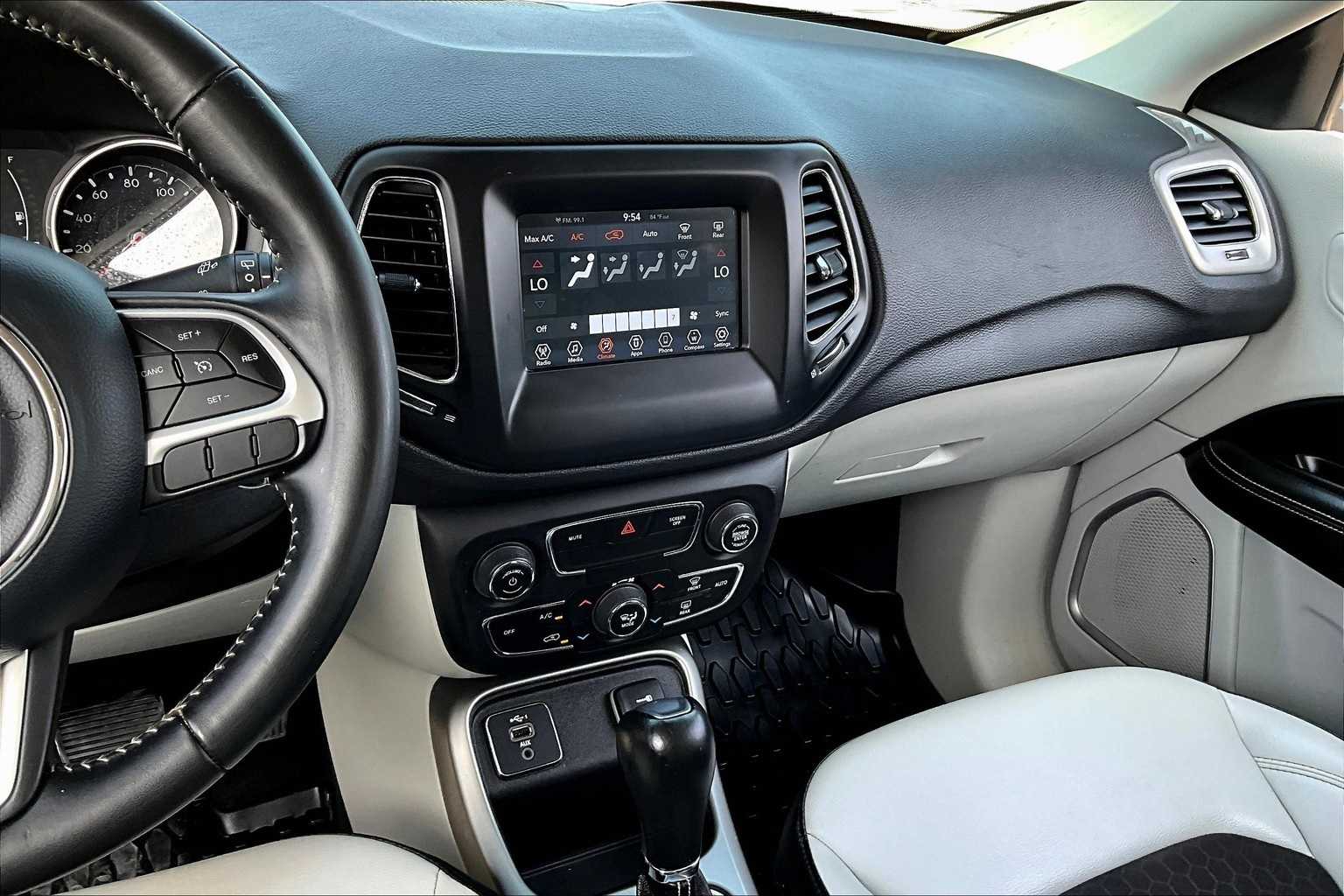 Thumbnail: 2020 Jeep Compass - 6