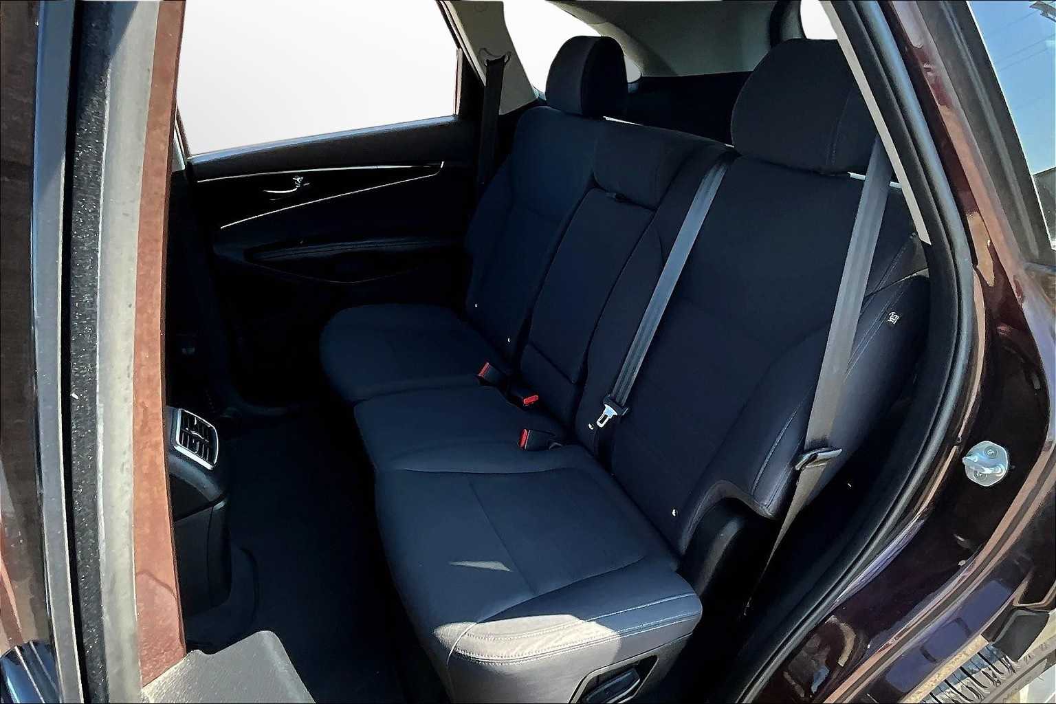 Thumbnail: 2016 Kia Sorento - 27