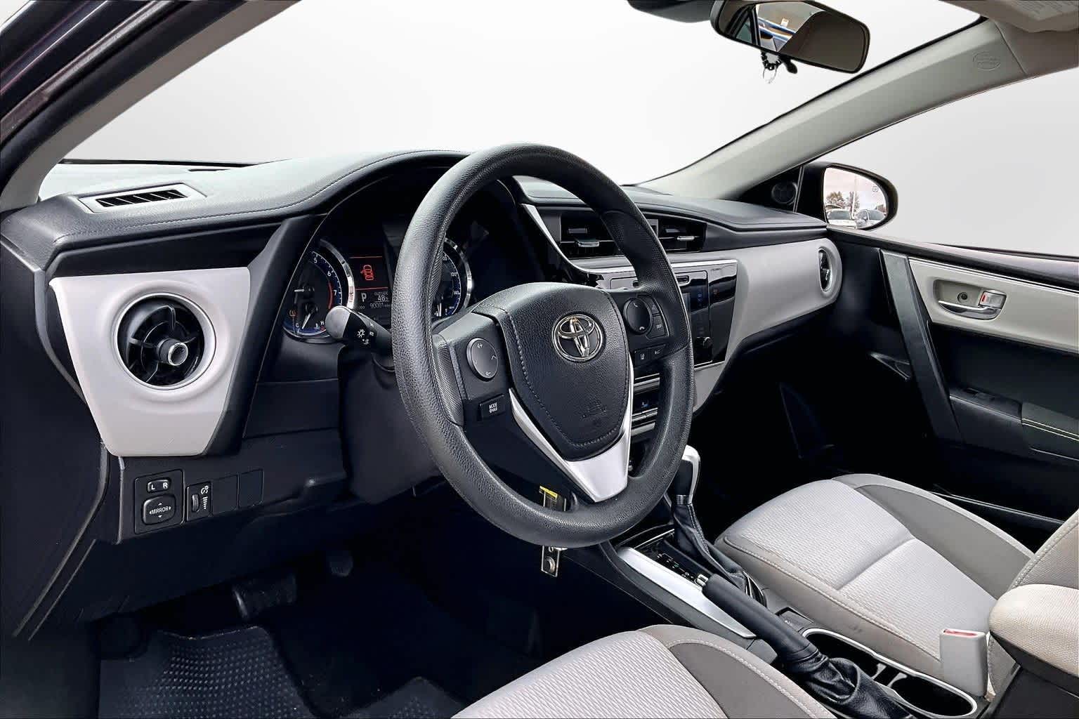 Thumbnail: 2018 Toyota Corolla - 12