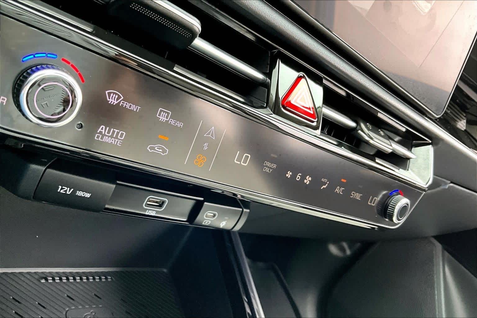 Thumbnail: 2025 Kia Niro - 23