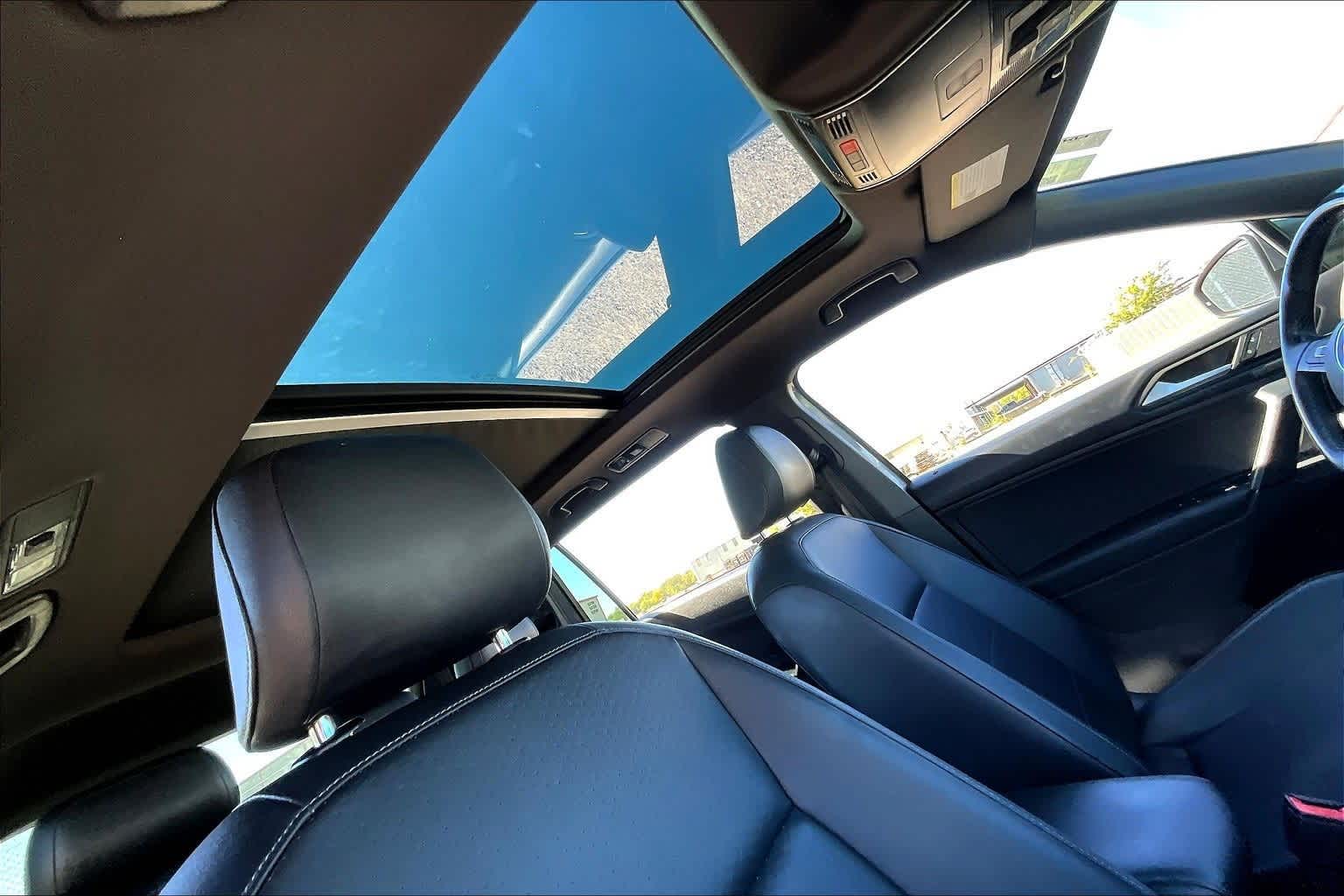 Thumbnail: 2019 Volkswagen Tiguan - 16