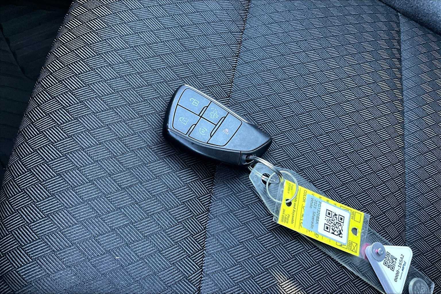 Thumbnail: 2023 Chevrolet Silverado 1500 - 9