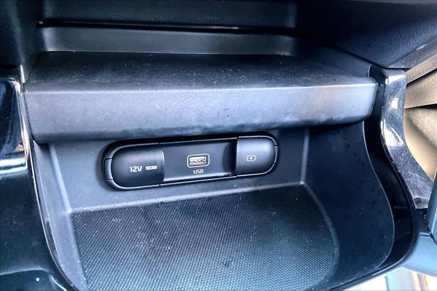 Thumbnail: 2023 Kia Seltos - 23