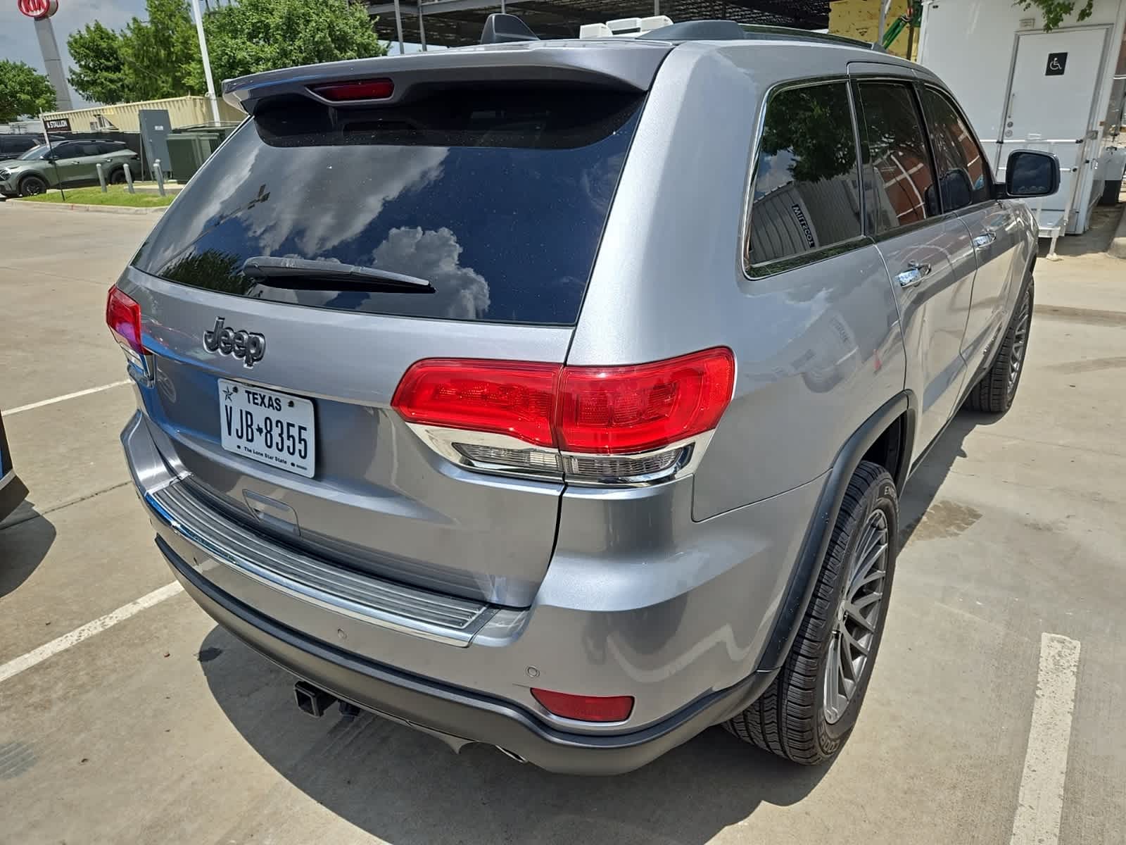Thumbnail: 2015 Jeep Grand Cherokee - 5