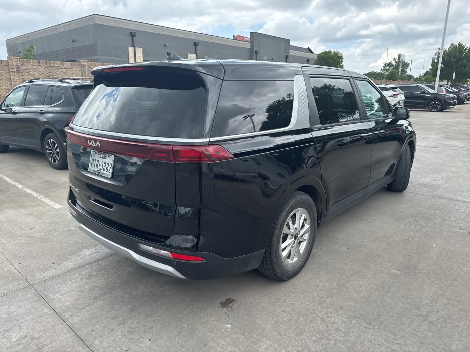 Thumbnail: 2022 Kia Carnival - 5