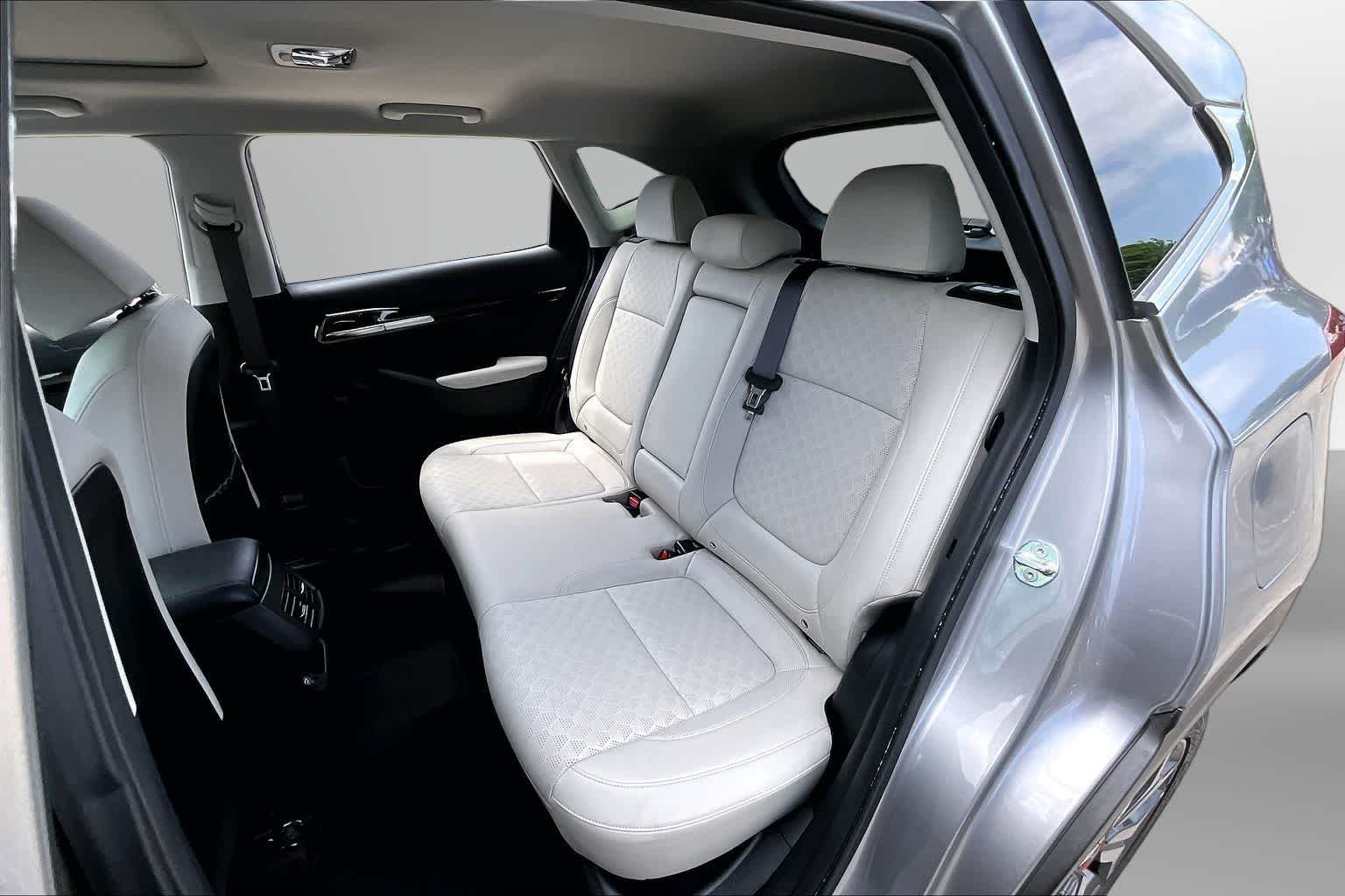 Thumbnail: 2022 Kia Seltos - 25