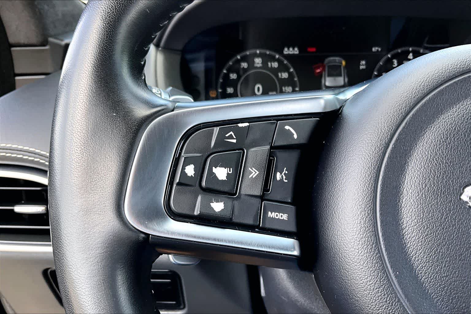 Thumbnail: 2019 Jaguar F-Pace - 17