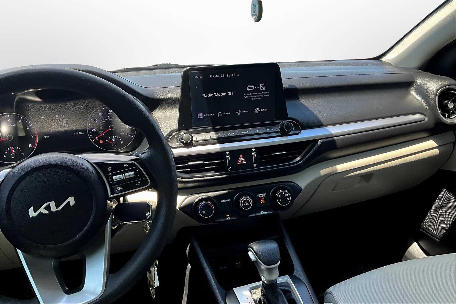 Thumbnail: 2022 Kia Forte - 6