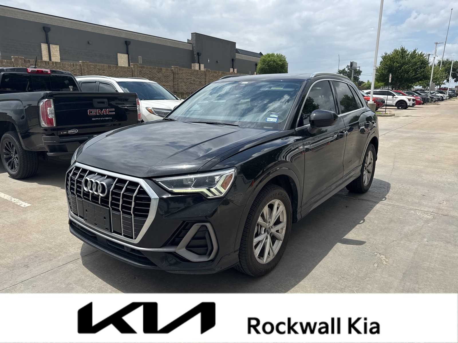 Thumbnail: 2022 Audi Q3 - 1