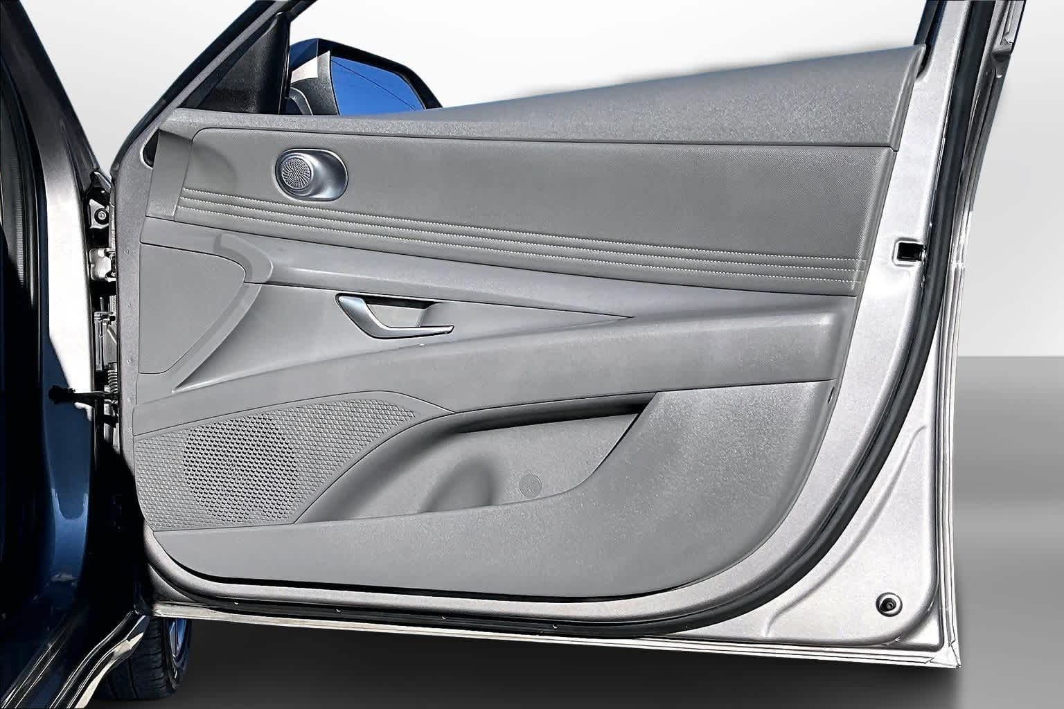 Thumbnail: 2023 Hyundai Elantra - 18