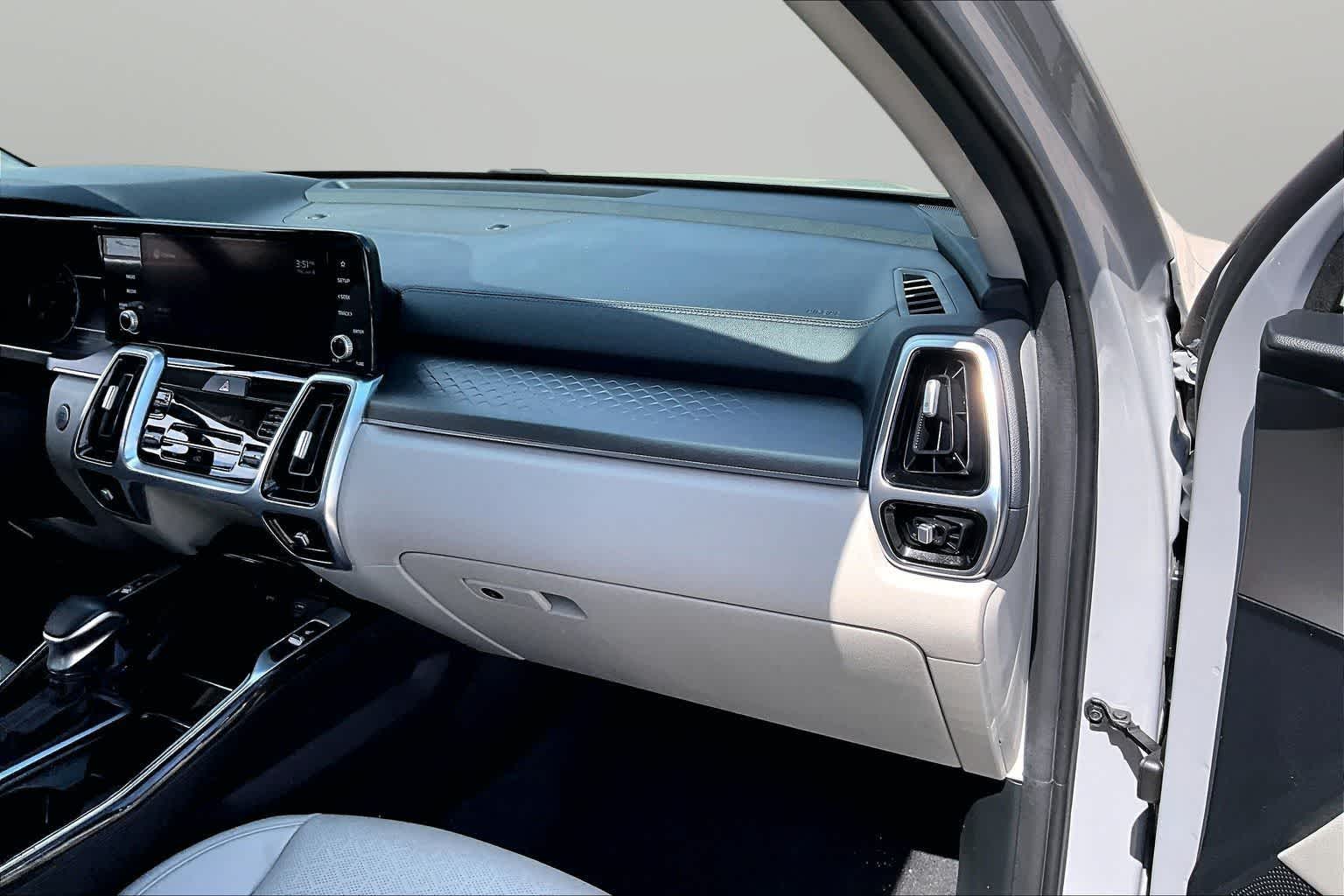 Thumbnail: 2022 Kia Sorento - 15