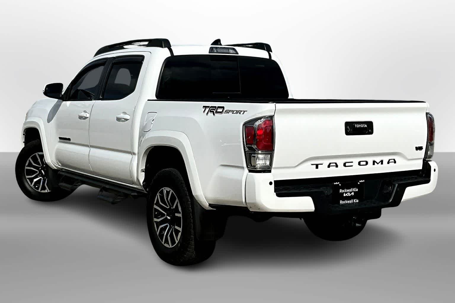 Thumbnail: 2020 Toyota Tacoma - 11