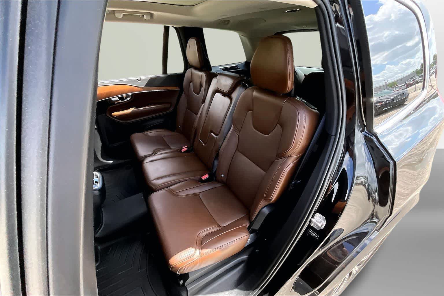 Thumbnail: 2020 Volvo XC90 - 25