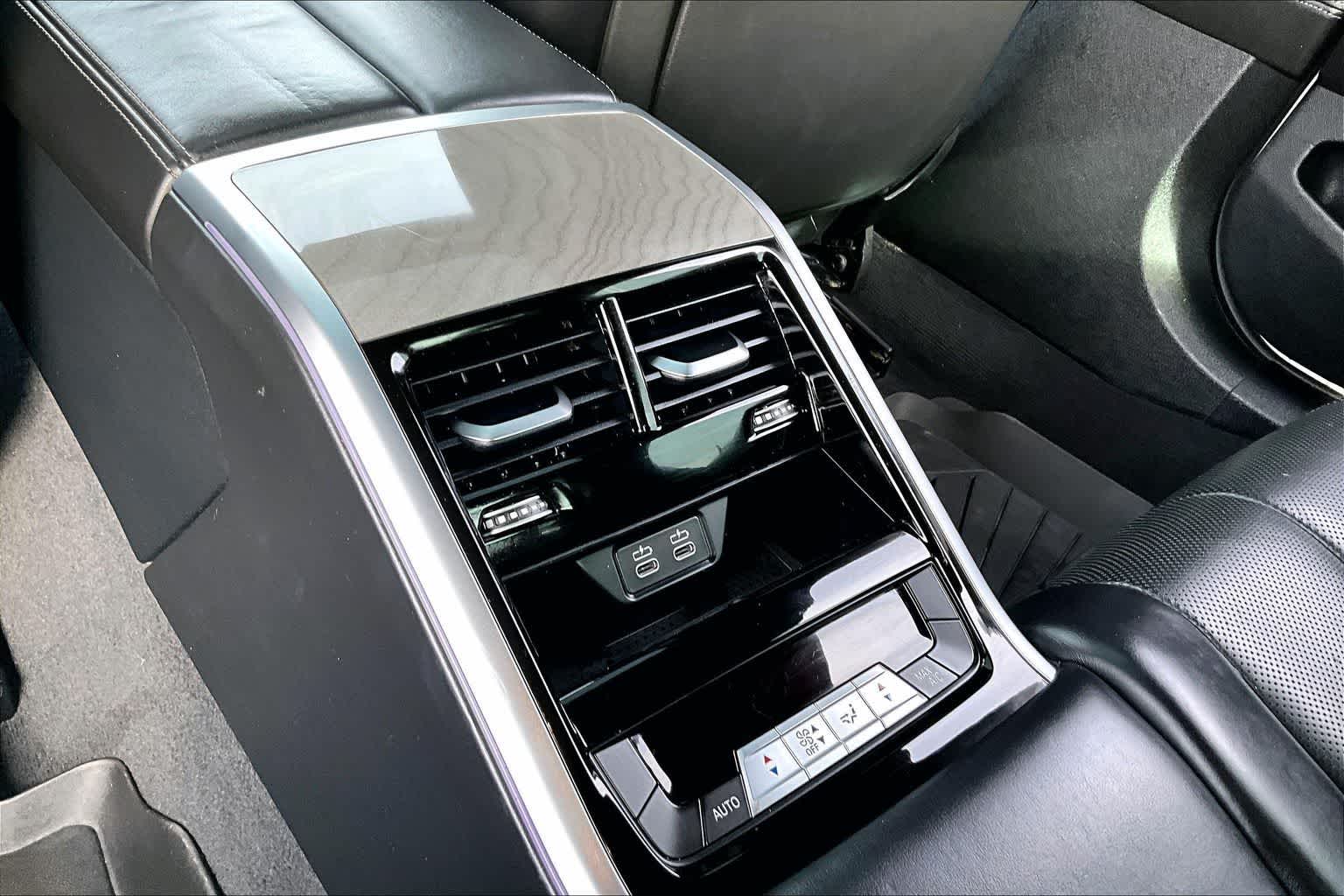 Thumbnail: 2022 BMW 8 Series - 22