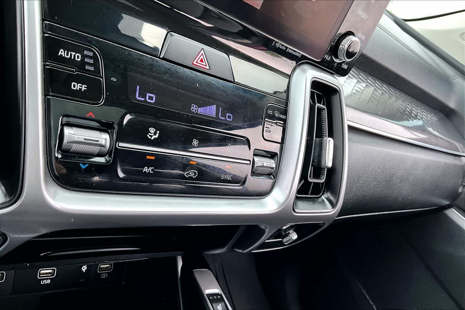 Thumbnail: 2023 Kia Sorento - 21