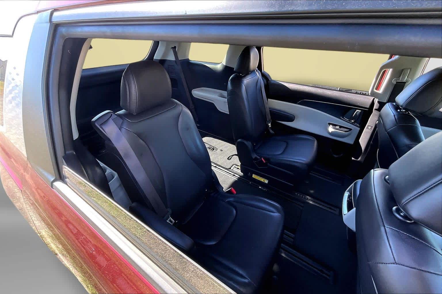 Thumbnail: 2024 Kia Carnival - 28