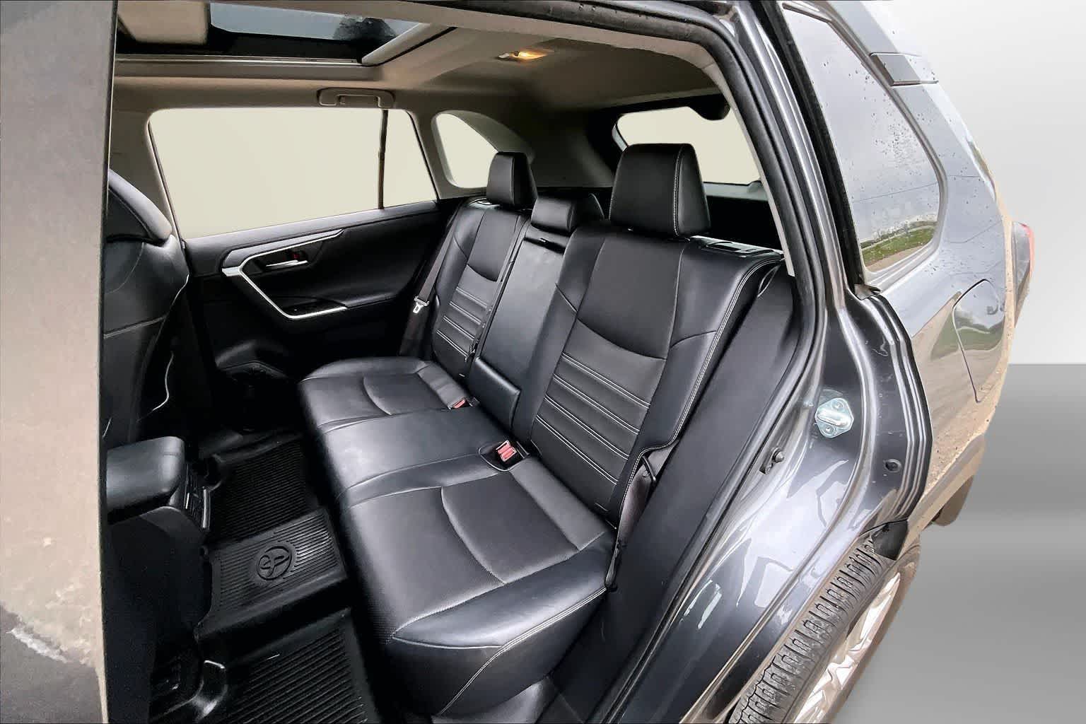 Thumbnail: 2019 Toyota RAV4 - 25