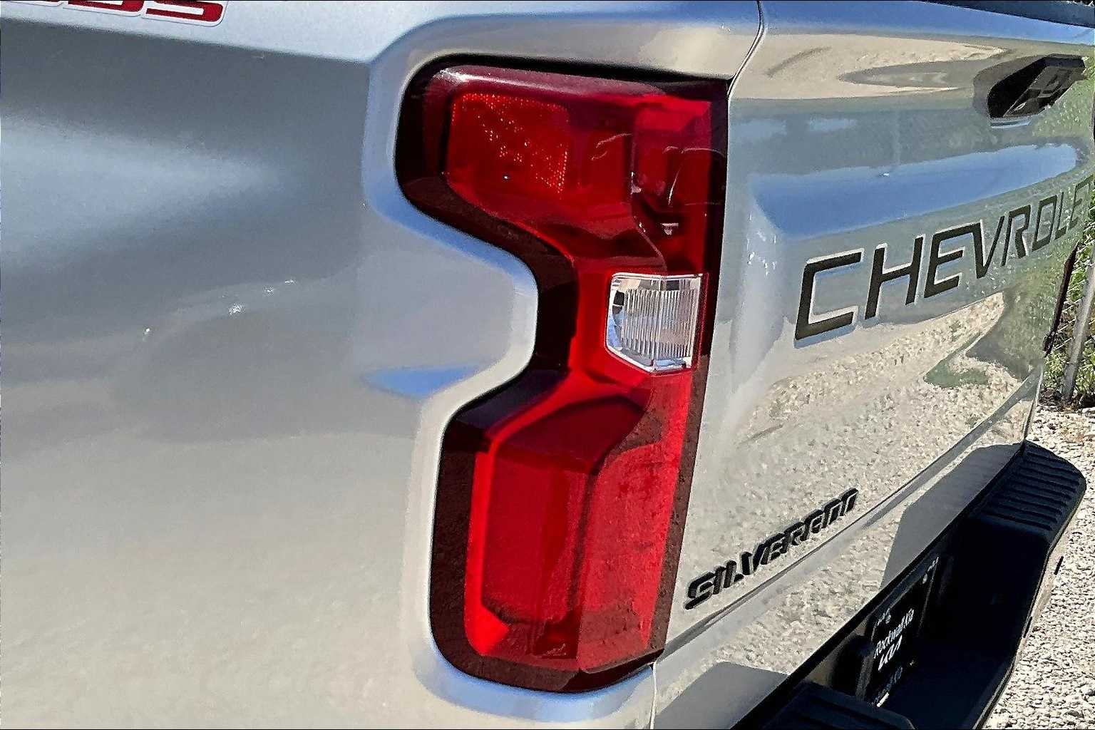 Thumbnail: 2022 Chevrolet Silverado 1500 - 32