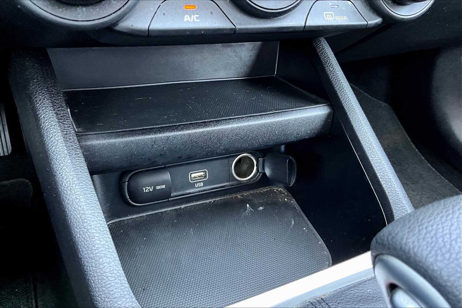 Thumbnail: 2022 Kia Forte - 23