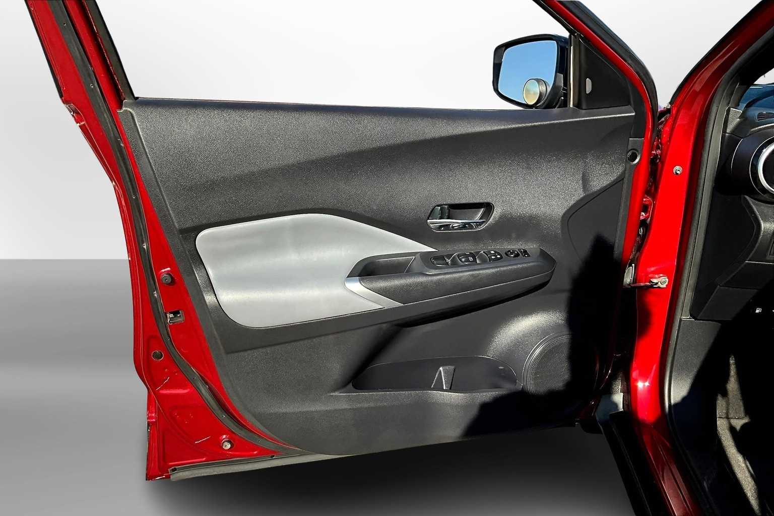 Thumbnail: 2023 Nissan Kicks - 17