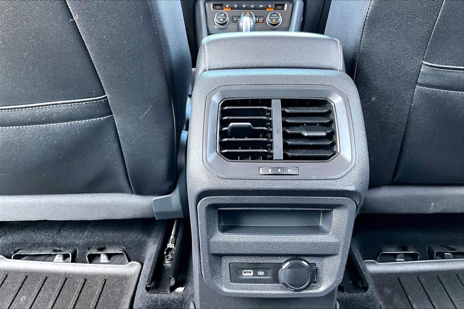 Thumbnail: 2021 Volkswagen Tiguan - 21