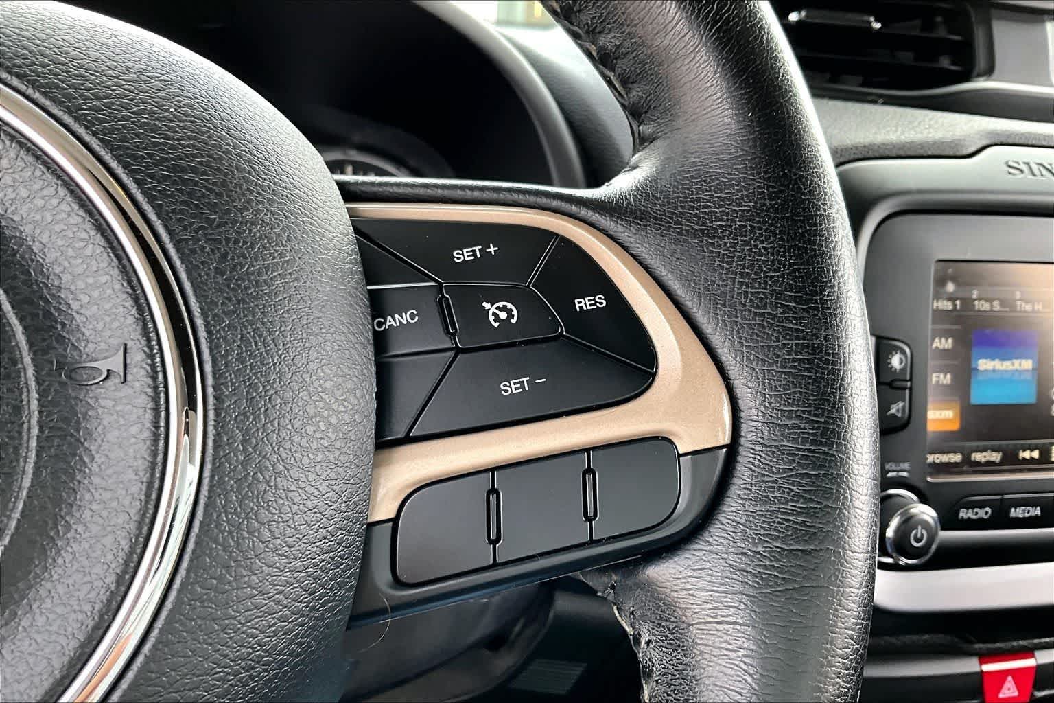 Thumbnail: 2017 Jeep Renegade - 15