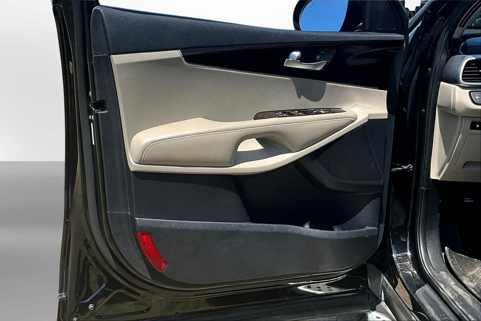 Thumbnail: 2020 Kia Sorento - 18