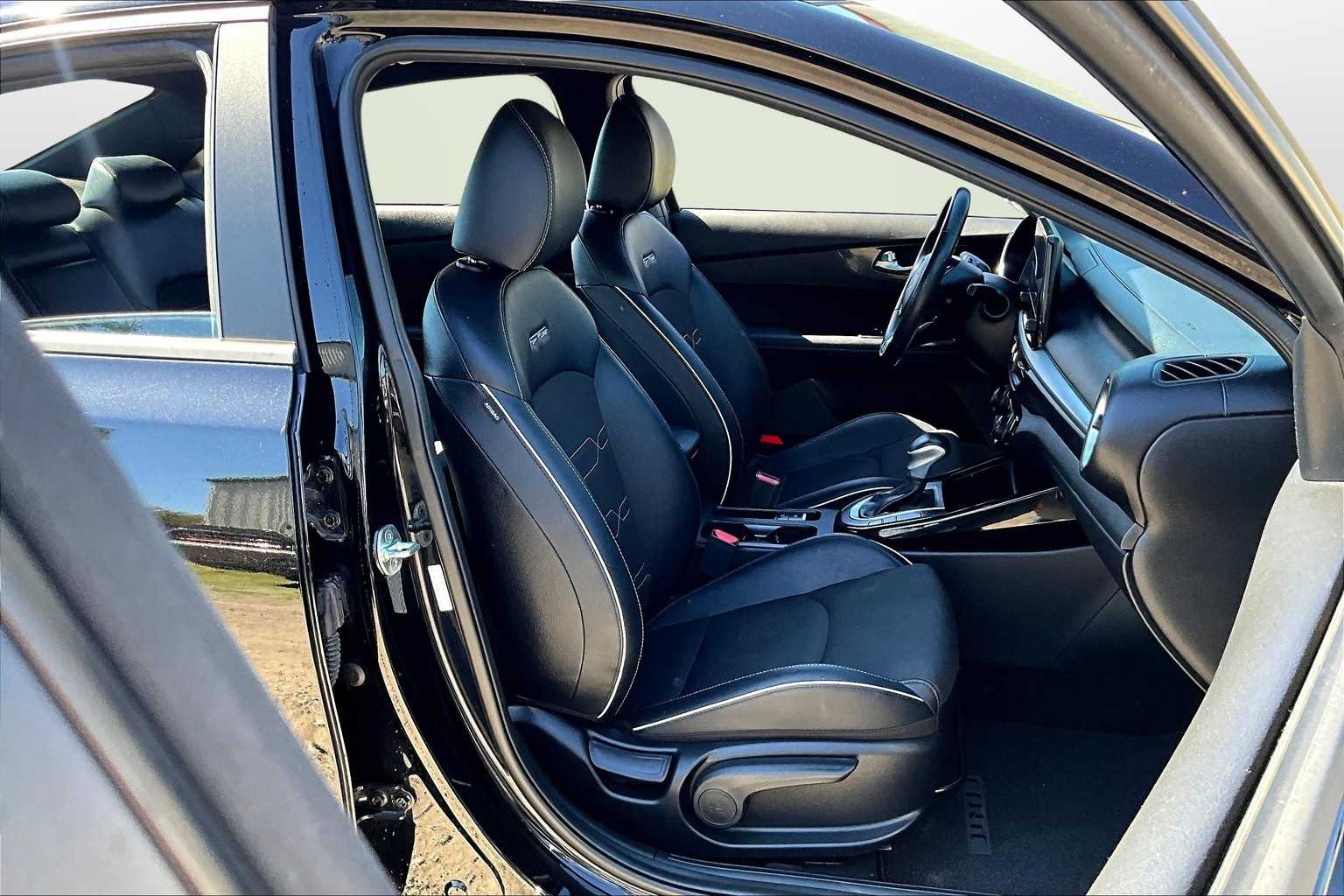 Thumbnail: 2022 Kia Forte - 7