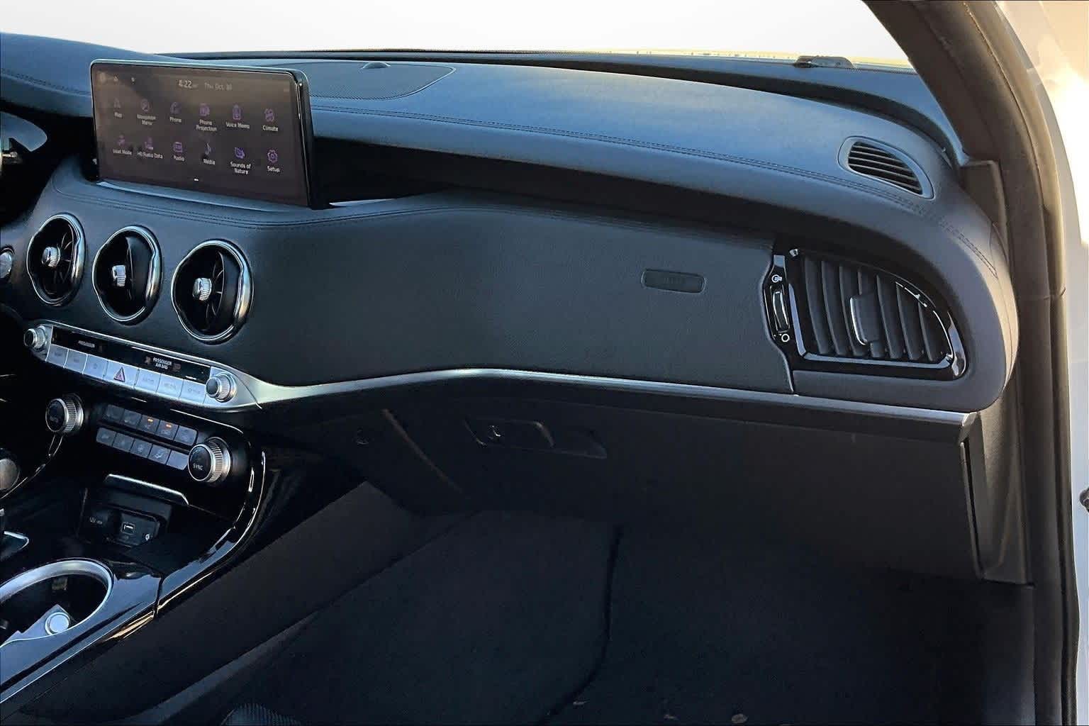 Thumbnail: 2022 Kia Stinger - 15