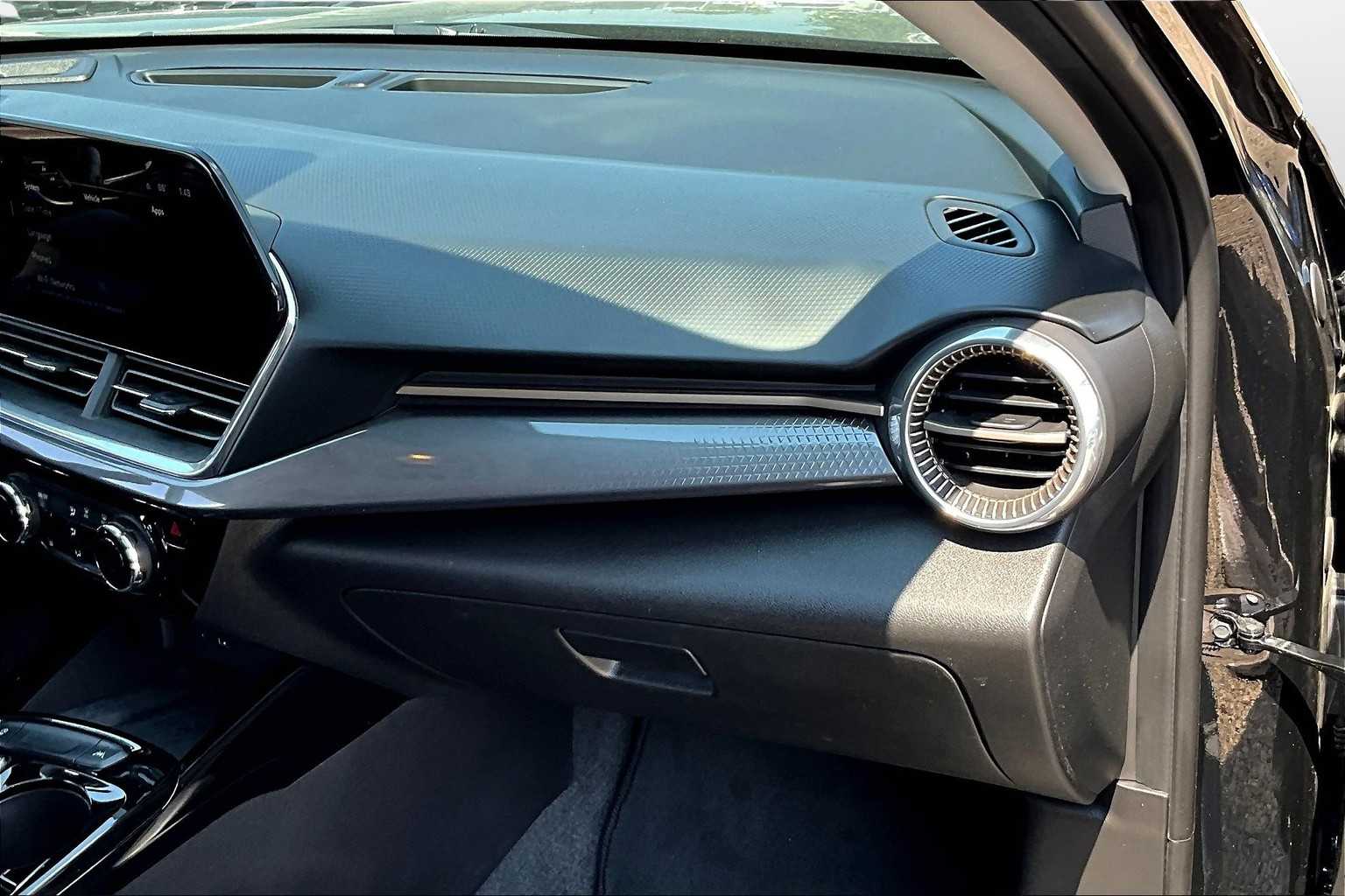 Thumbnail: 2024 Chevrolet Trax - 15