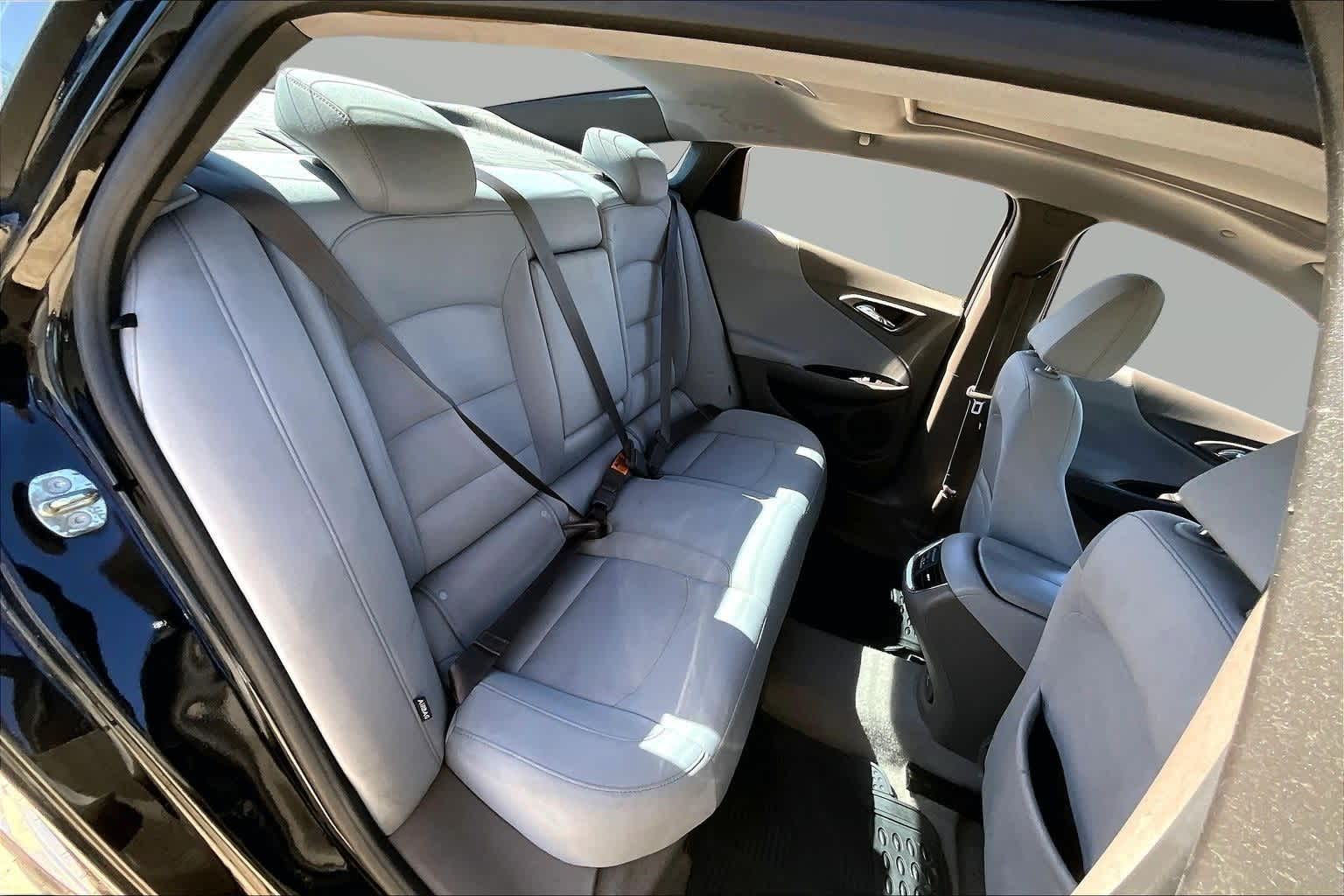 Thumbnail: 2018 Chevrolet Malibu - 25