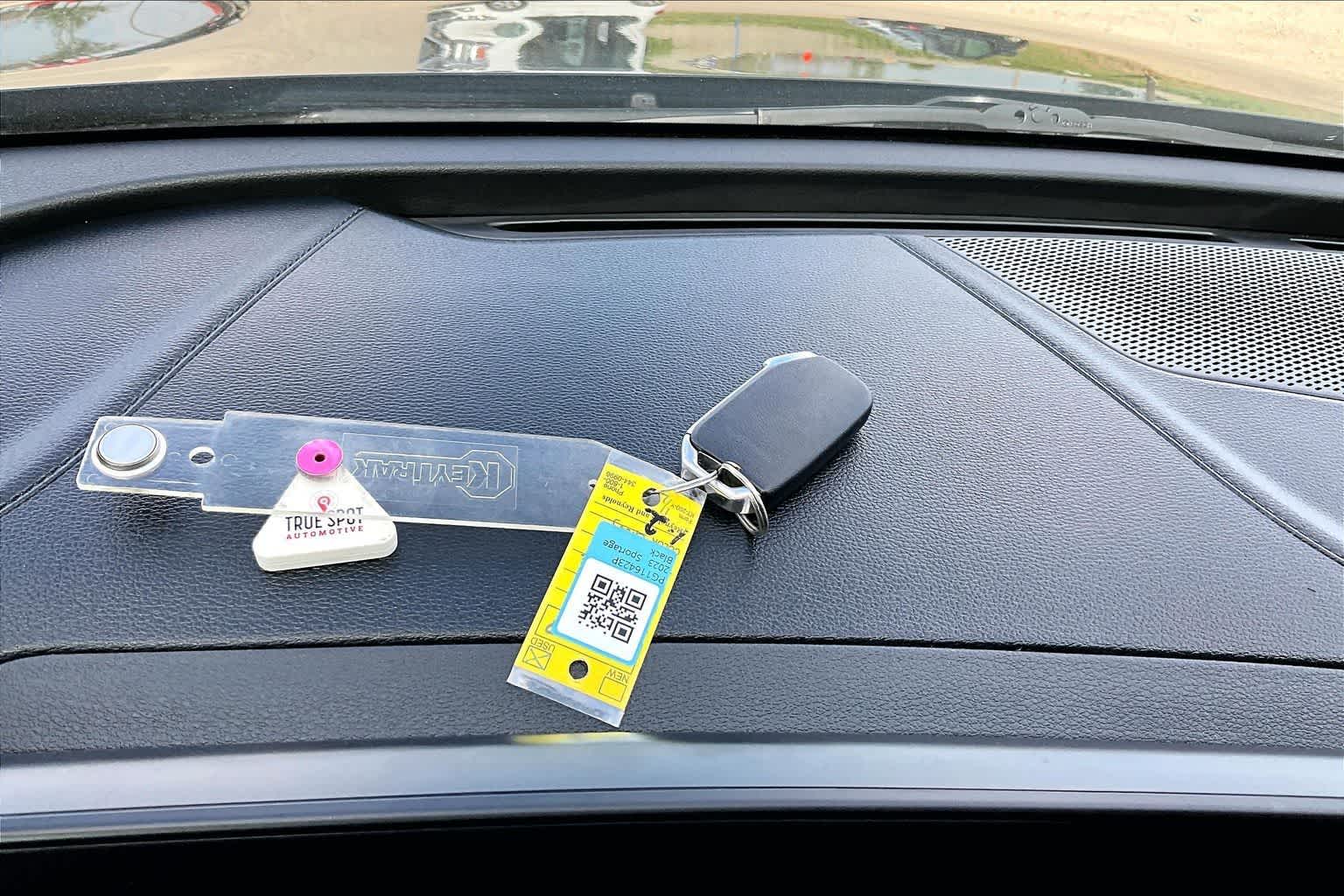 Thumbnail: 2023 Kia Sportage - 9